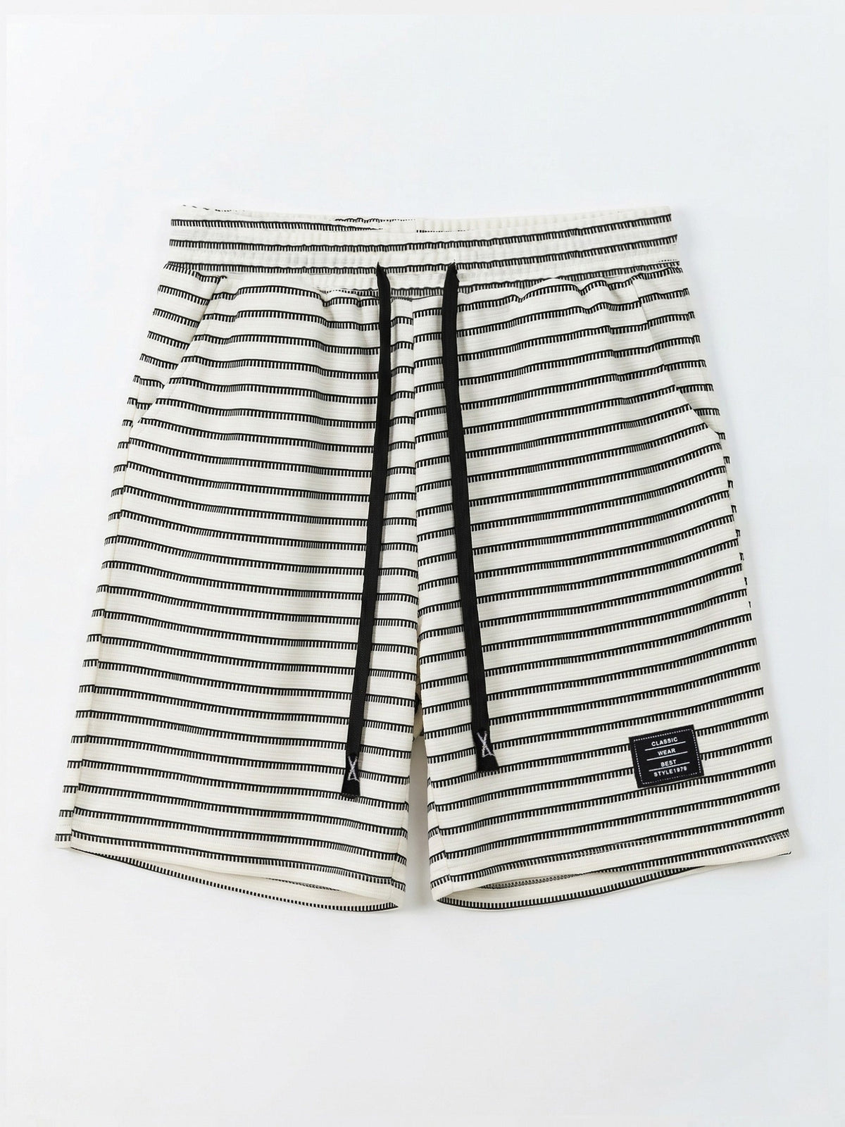 Tavo Stripe Short – Sleek Striped Design for Everyday Comfort