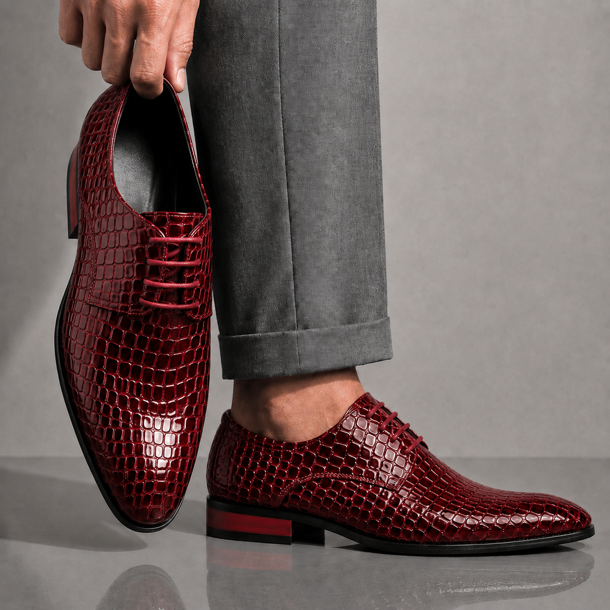 SANTORI Croc-Textured Oxford Shoes