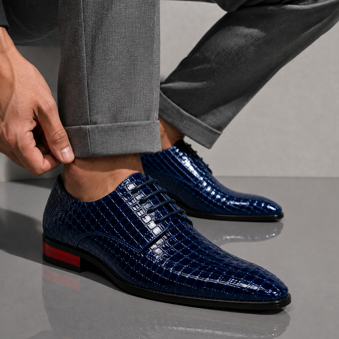 SANTORI Croc-Textured Oxford Shoes