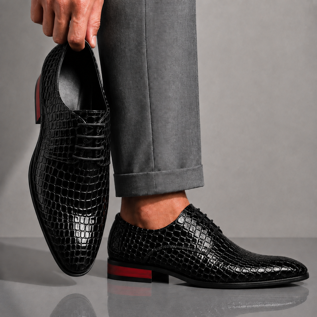 SANTORI Croc-Textured Oxford Shoes